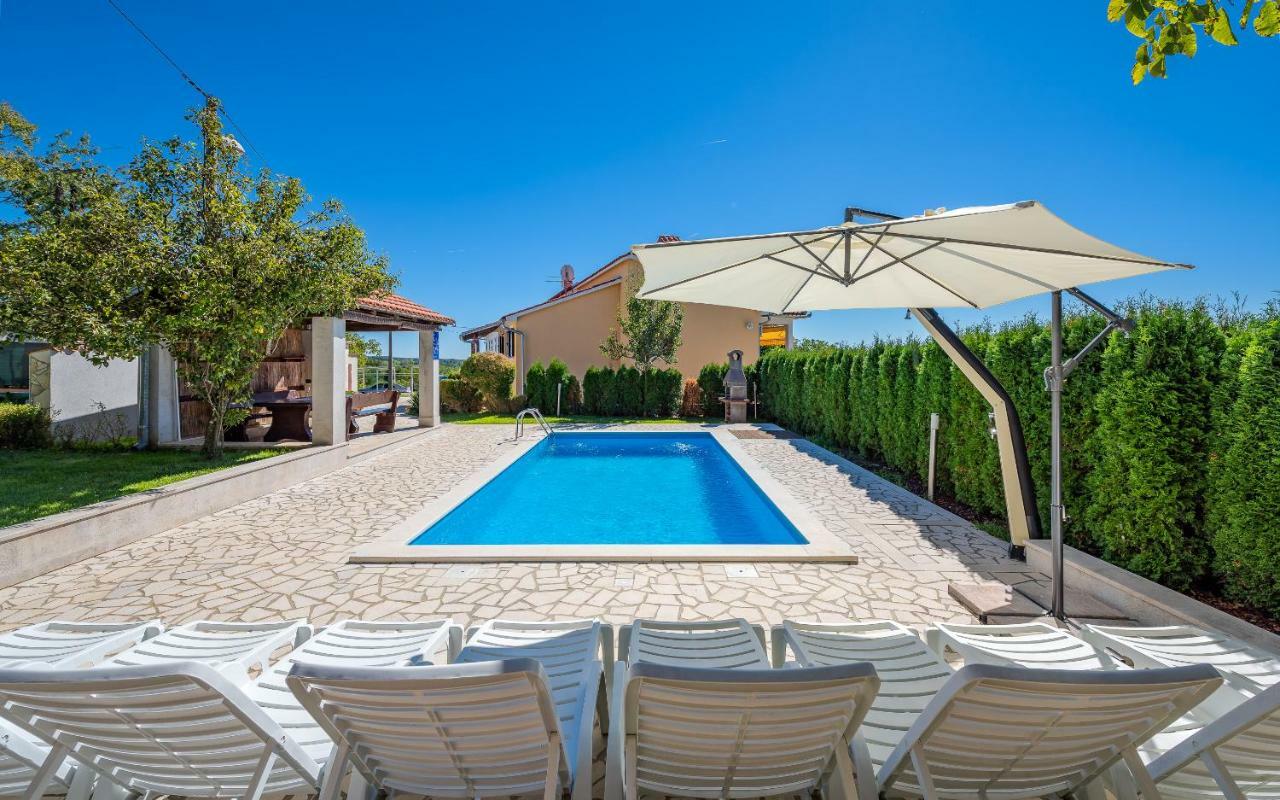 Вилла House Semy With Private Pool Пазин Экстерьер фото